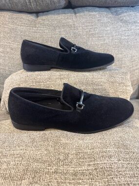 J. Ferrar Cannon Men’s black velvet loafers Silver buckle Size 11